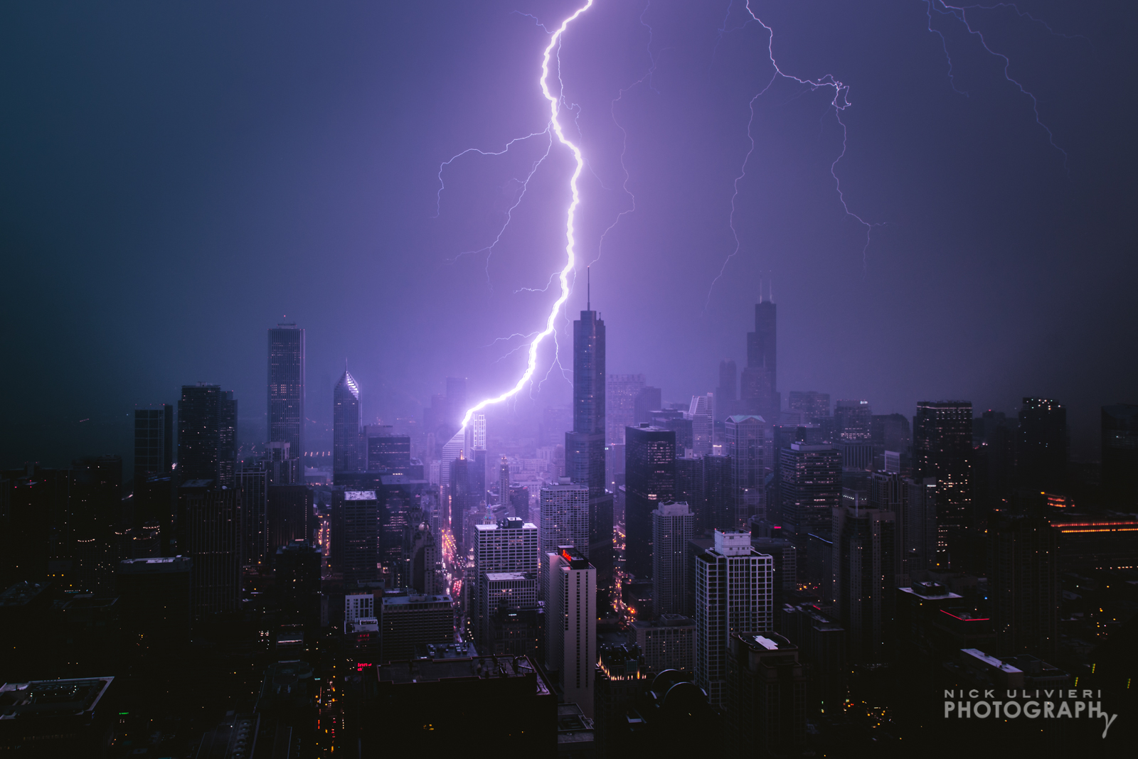 Lighting storm   360 Chicago