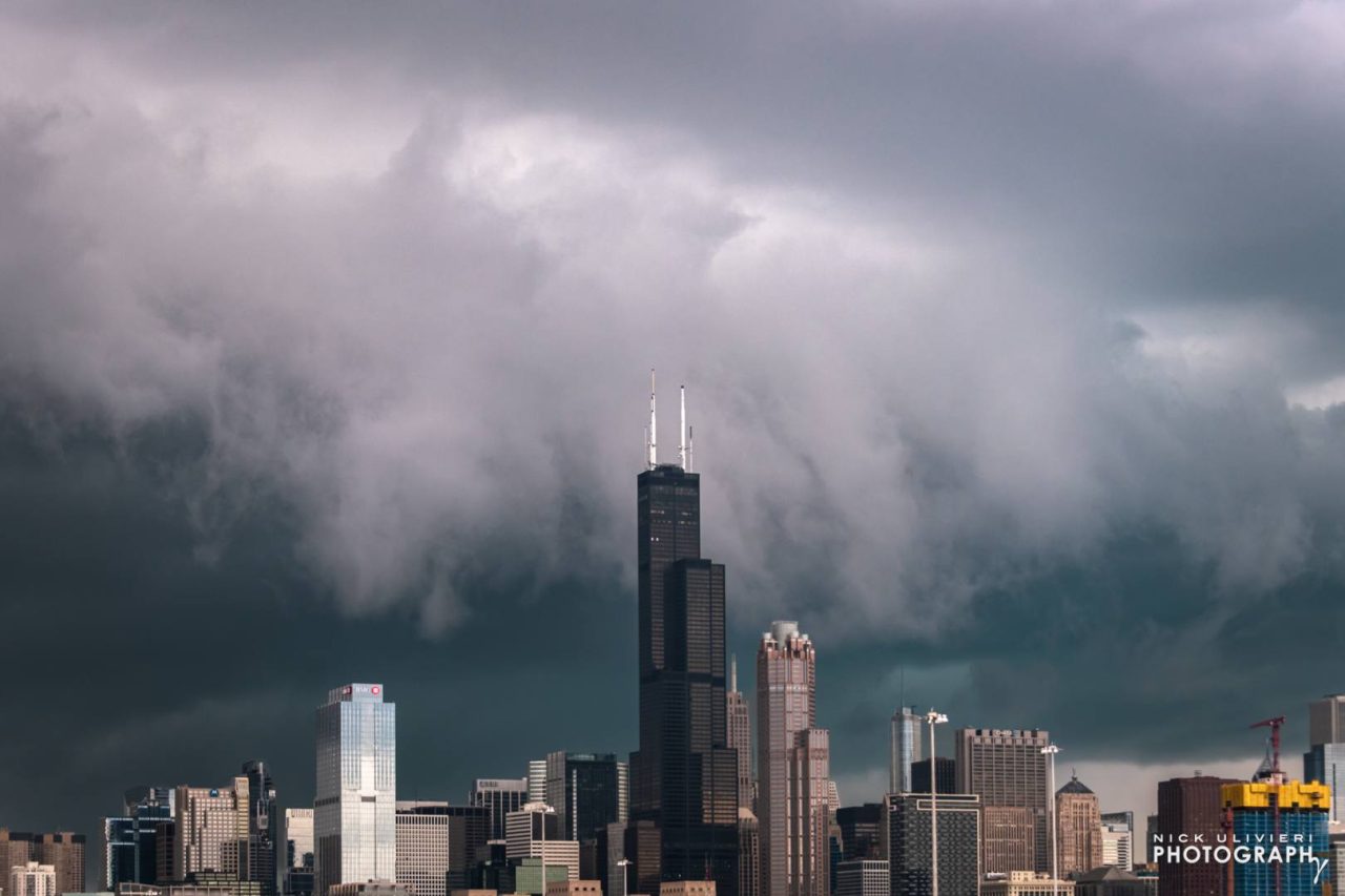A summer shelf cloud invades Chicago